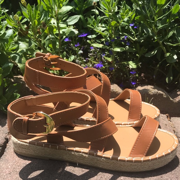 New tan strappy flat espadrilles - Picture 12 of 13